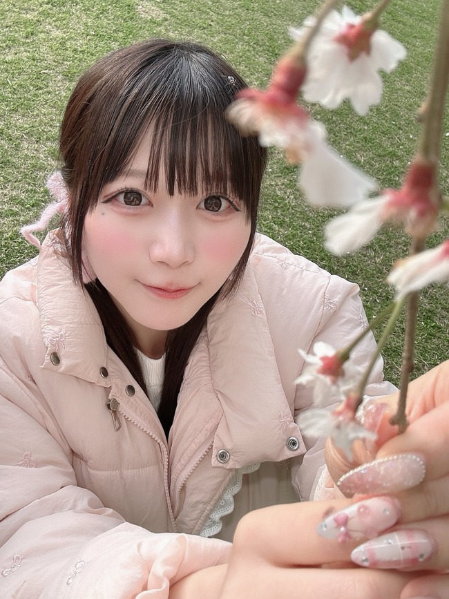 小倉まゆ なんキニ! まゆちゃん 桜 自撮り 虫 頭 ヨコヅナサシガメ サシガメに関連した画像-02