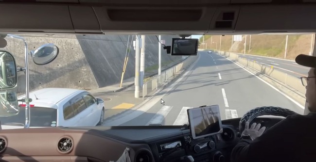 トラック 事故 巻き込み 内輪差に関連した画像-01