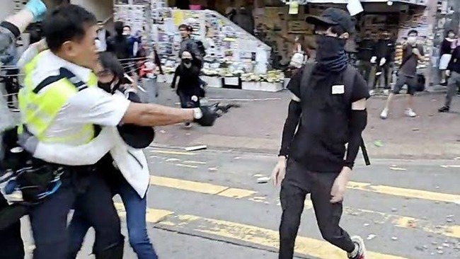 香港 デモ 警察 学生 発砲に関連した画像-01