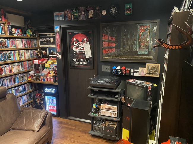 夫婦二人の好きなものを詰め込んだ部屋が完成した みんな見て ﾊﾟｼｬｯ 最高すぎて8 3万いいね オレ的ゲーム速報 刃