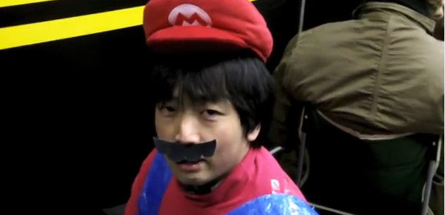 速報 ピョコタン先生 マリオのコスプレでpsvita行列に並ぶ 任天堂の一人勝ちじゃツマラナイ 噛ませ犬としてvitaは必要 オレ的ゲーム速報 刃 速報 ピョコタン先生 マリオのコスプレでpsvita行列に並ぶ 任天堂の一人勝ちじゃツマラナイ 噛ませ犬としてvitaは必要 オレ的ゲーム速報 刃