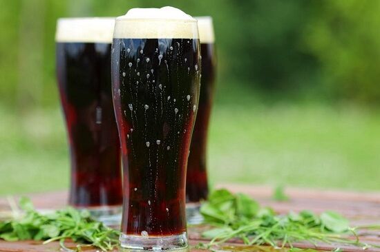 「赤ちゃんを黒ビールのお風呂に入れれば肌が白くなる」という噂を信じてしまった母親、最悪の事態に・・・