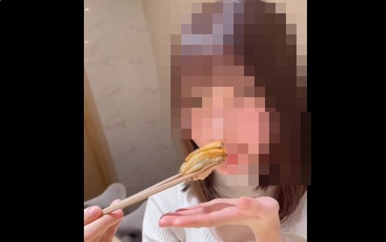 スシロー　自撮り　美女　ツイッター　炎上に関連した画像-01