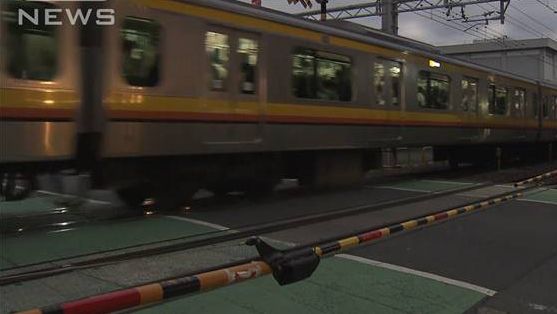 開かずの踏切　遮断機　電車　事故に関連した画像-01