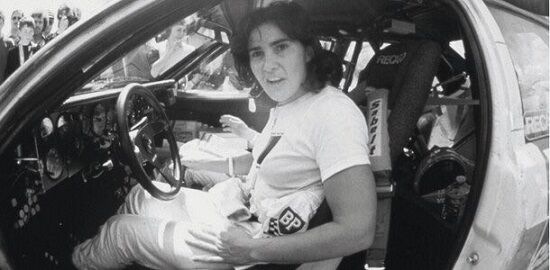 F1��W���꡼�������������񡡥졼�����ե����ߥ�顡���ݥ󥵡����˻����Կ͵�����ۡ����ļ��ᡡ������ɱ�����̤˴�Ϣ��������-04