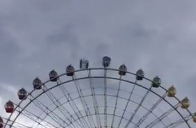 動画 人気観覧車 風が強すぎて地獄のアトラクション化ｗｗｗ こんなもん絶対死ぬだろｗｗｗｗｗｗｗ オレ的ゲーム速報 刃