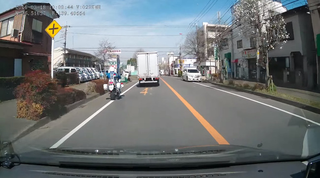 白バイ トラック 動画に関連した画像-04