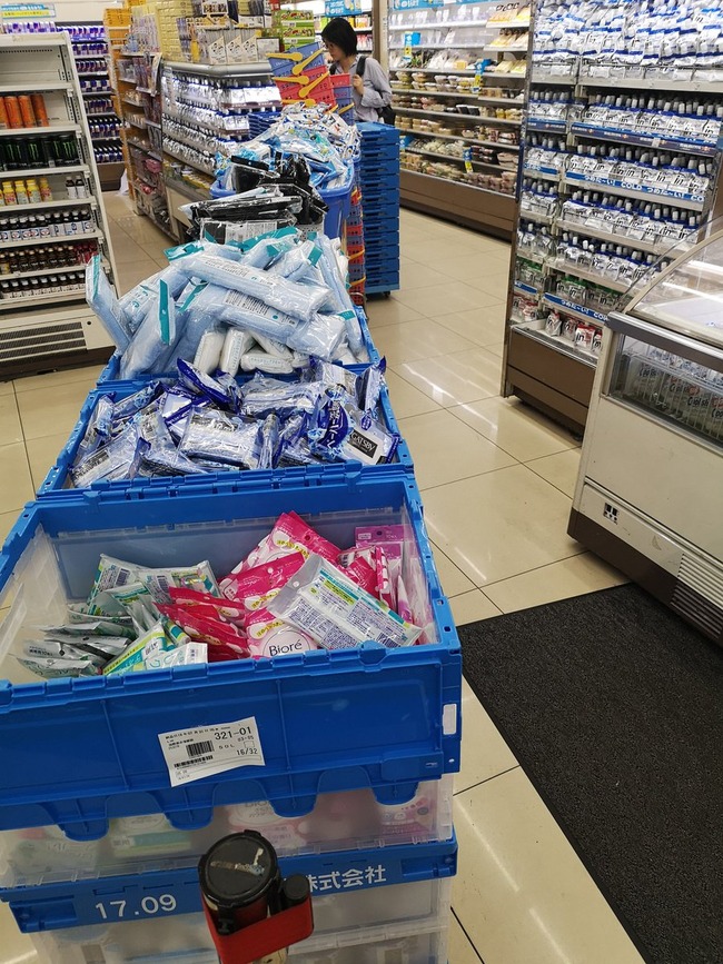 コミケ風物詩 国際展示場駅前ローソンがついに戦時体制に突入ｗｗｗｗｗ オレ的ゲーム速報 刃