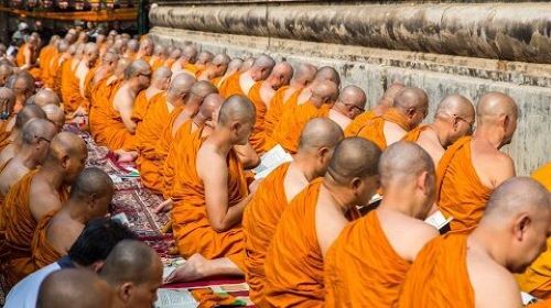 タイ　僧侶　寄付金　スタバ　スターバックス　tiktok　贅沢　仏教に関連した画像-01