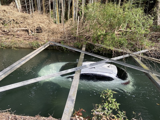 桃太郎 マツダ デミオ 老人 あじさい街道 高知に関連した画像-02