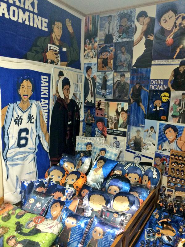 生誕祭 本日8月31日は 黒子のバスケ 青峰大輝のお誕生日 青峰グッズで一面真っ青な部屋がすご過ぎるwwwww 他 オレ的ゲーム速報 刃 生誕祭 本日8月31日は 黒子のバスケ 青峰大輝のお誕生日 青峰グッズで一面真っ青な部屋がすご過ぎるwwwww 他 オレ的ゲーム速報 刃