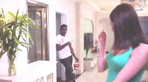 中国 洗剤 CM 人種差別に関連した画像-06