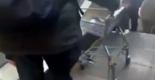 イオン エスカレーター カート 動画 犯罪に関連した画像-01