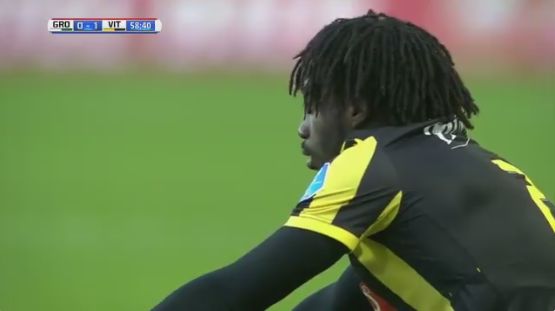 サッカー オウンゴール フィテッセに関連した画像-01