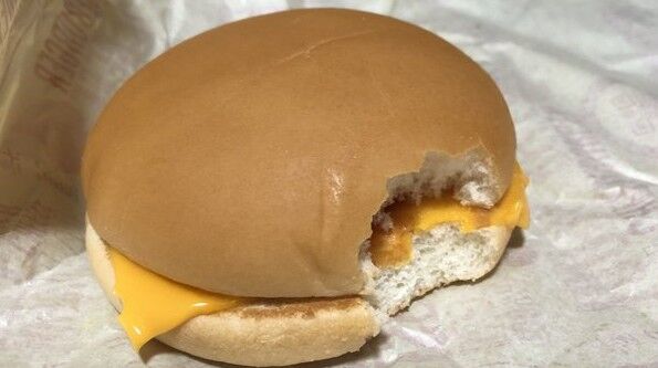マクドナルド　マック　マクド　具無し　チーズバーガー　クレーム　に関連した画像-01