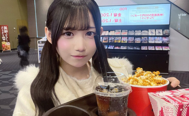 ヒロインズ研究生 藤咲あず アイドル 炎上 彼氏 反射 映り込み 自撮り 映画館　女子高生　JK　炎上　脱退に関連した画像-01