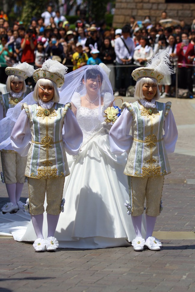 祝 イラストレーターの西又葵さんのディズニーランドで行われた結婚式の様子 マジですごすぎる おめでとうございます オレ的ゲーム速報 刃