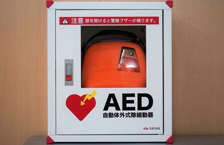 AED　女性　プライバシー　医者　救命に関連した画像-01