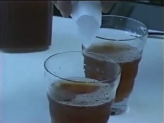 性犯罪　性的暴行　中学教師　男性被害者　300人に関連した画像-01