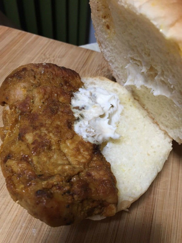 セブン はみでたタンドリーチキン風バーガー 詐欺に関連した画像-03