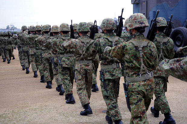 自衛隊 ポスター 白箱に関連した画像-01