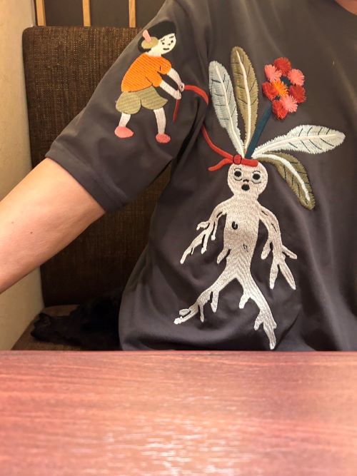 お義母さん 母親 Tシャツ デザイン 高級 まさか ブランド ロエベに関連した画像-01