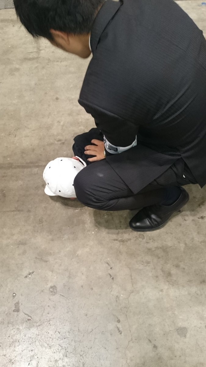速報 欅坂46の握手会で男が発煙筒を投げ込む事件が発生 握手会場が大変なことに オレ的ゲーム速報 刃