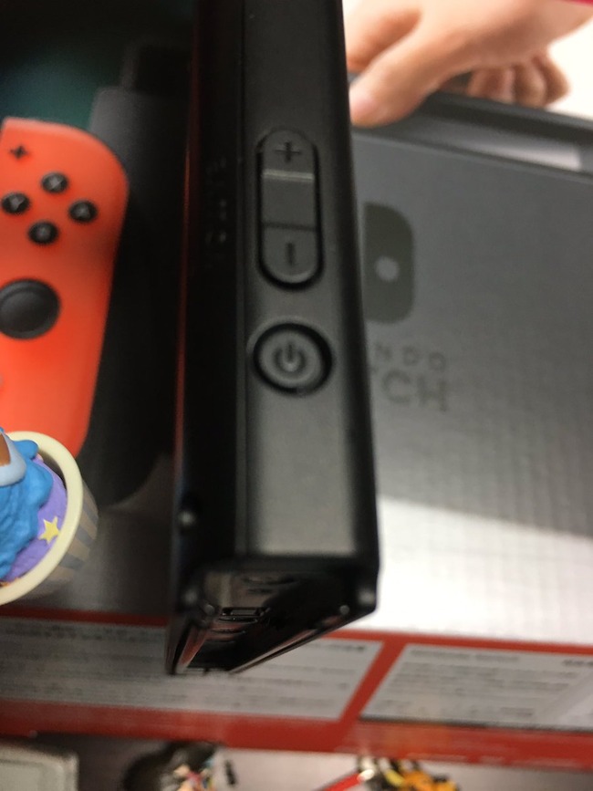 曲がった ニンテンドースイッチ を修理に出したら さらに酷くなって返ってきた人の話が悲惨すぎ アナタのスイッチは大丈夫ですか オレ的ゲーム速報 刃