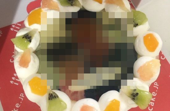 職場 同僚 サプライズ 写真入り ケーキ 店員 取り違えに関連した画像-01