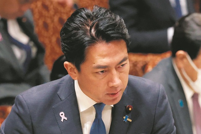 小泉進次郎 中国軍 レーダー照射 自衛隊 手袋 冷静厳格に関連した画像-01