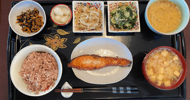 自民党 自民党広報 朝食 参議院 議員 上級国民 批判殺到 貧困 給食に関連した画像-02