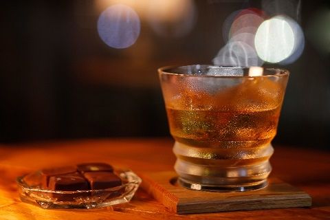 酒飲み アルコール お酒 チョコレート 胃 負担に関連した画像-01