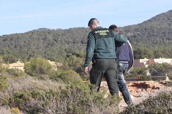 悲劇 プロポーズが嬉しすぎて飛び跳ねた女性が崖から転落死 死因は心臓発作によるものと判明 オレ的ゲーム速報 刃