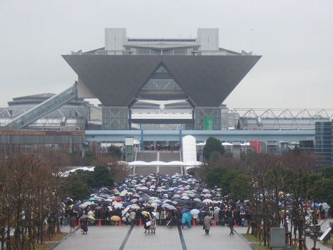 コミケ来場者は客 という発言にツイッター民が大激怒 オレ的ゲーム速報 刃