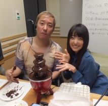悲報 声優 加藤英美里さんと小野坂昌也さんが同棲している疑惑が浮上 自作の皿や机など家具が完全に一致 オレ的ゲーム速報 刃