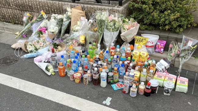 最上あい 殺害 現場 お供え物 スポンジ アイリス ロックアイス 皮肉 スラング 批判 加害者に関連した画像-02