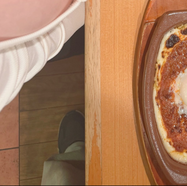 食べすぎ 大食い 女子 1カップ 膝に関連した画像-04