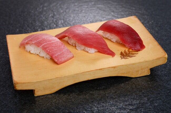 アメリカ人　寿司　海苔巻き　ロール　生魚に関連した画像-01