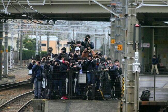 撮り鉄　迷惑行為　鉄道　栃木駅　東武　点字ブロックに関連した画像-01