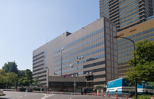 男子大学生 アメリカ大使館 火薬に関連した画像-01