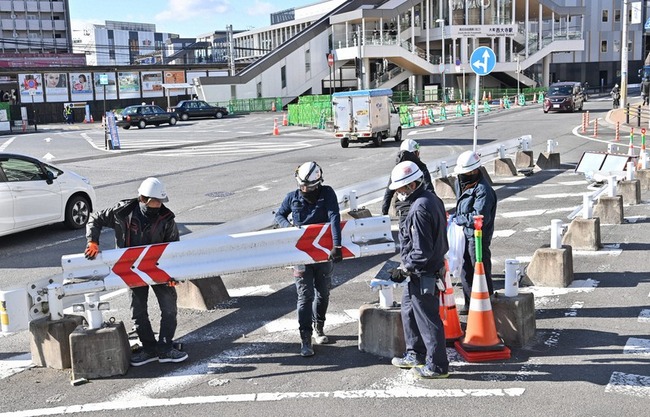 奈良市 安倍元首相 安倍晋三 銃撃現場 ガードレール 撤去 慰霊碑 設置 見送り 批判殺到に関連した画像-01