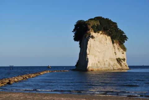 石川県　能登　見附島　軍艦島　シンボル　震度6強　地震　形　崩れるに関連した画像-01