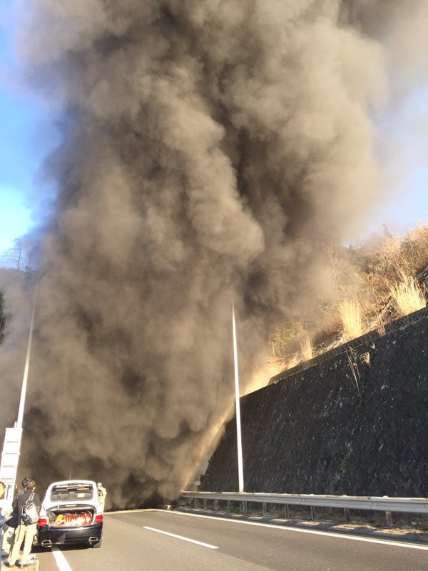 山陽道 トンネル 交通事故 多重事故に関連した画像-03