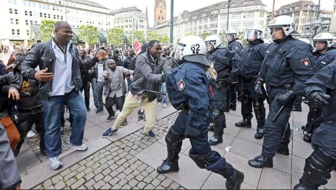 ドイツ人 移民 難民 日本に関連した画像-04