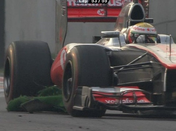 F1韓国gpがやべぇ 人工芝がトラップすぎる こんなf１みたことねぇｗｗｗ オレ的ゲーム速報 刃