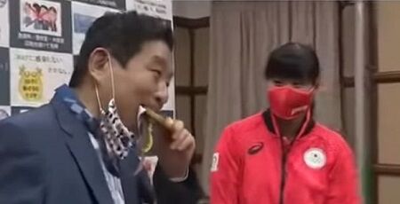 河村たかし 名古屋市長 金メダル かじる 謝罪文 手書き 汚い 字 反省に関連した画像-01