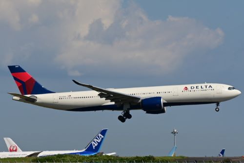 パイロット 飛行機 旅客機 CA 離着陸 安全 ヒール スニーカー スカートに関連した画像-01