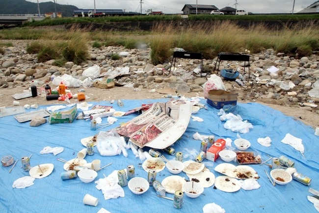 バーベキュー BBQ ゴミ 放棄 DQN 心理 片付け 下っ端 格下 認識に関連した画像-01