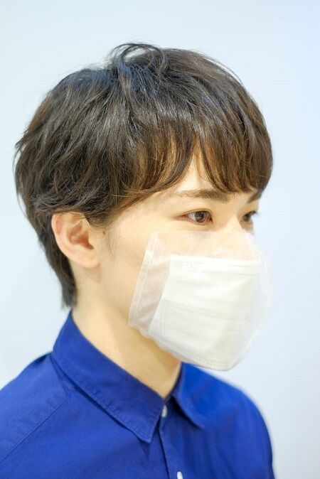 耳にかけない貼るマスクに関連した画像-04