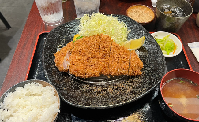 アメリカ　ホノルル　ハワイ　とんかつ　トンカツ　トンカツ定食　値段　8000円　高いに関連した画像-01